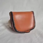 Monedero Encajado Doble Espacio Color Cuero Claro de lado