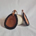 Llavero con Grabado y Cosido en Cuero