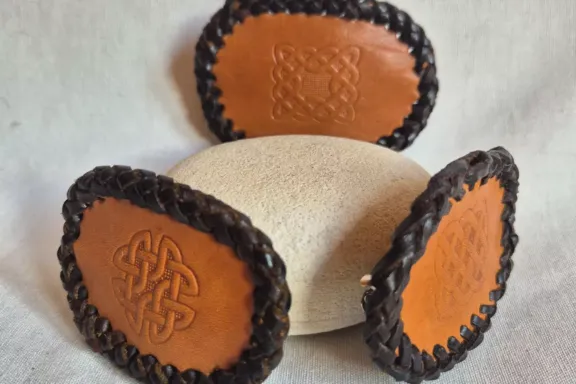 Broche Ovalado Troquelado