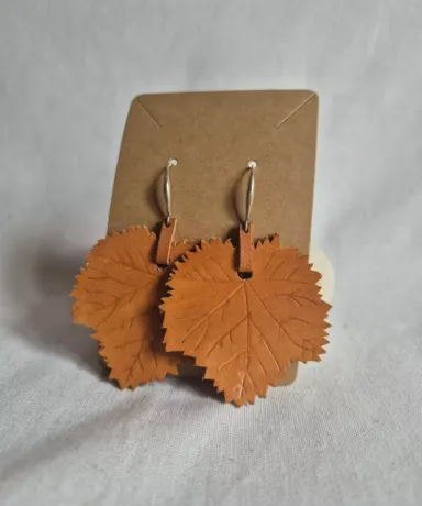 Pendientes Hoja de Parra con Pecíolo