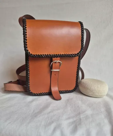 Bolso Costura Redondeada