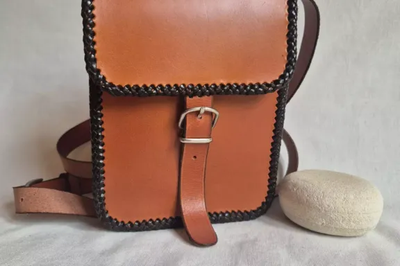 Bolso Costura Redondeada
