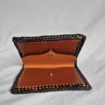 Cartera Monedero Interior Cosido en Cuero abierta