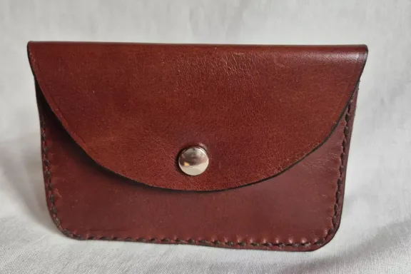 Monedero Clásico con solapa y corchete