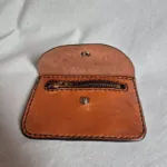 Monedero Bicolor con la solapa abierta